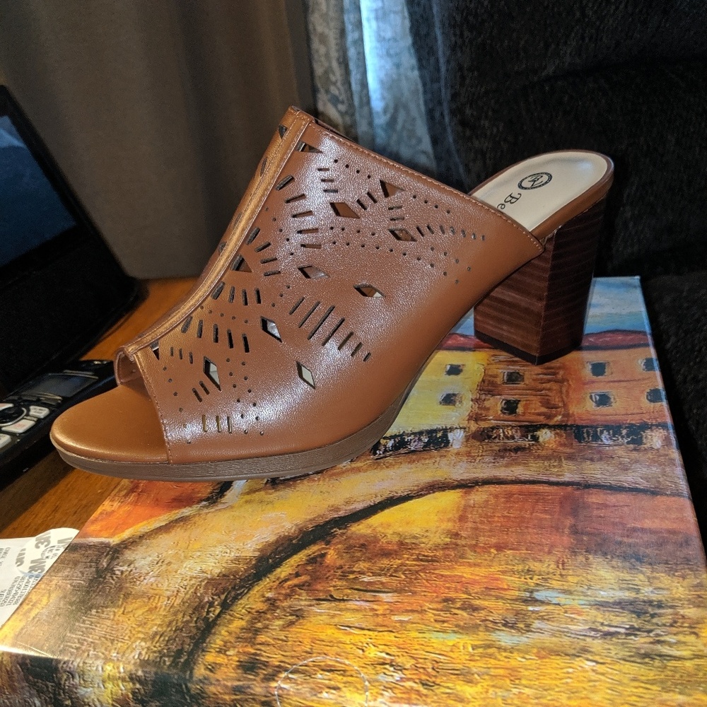 Bella Vita leather slide sandals